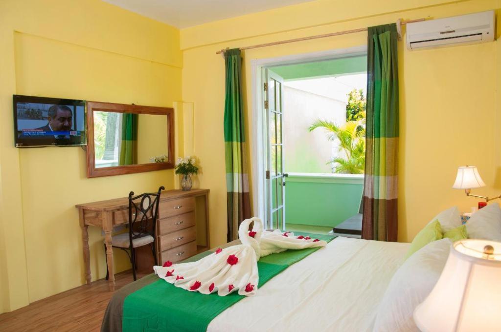 Diamond View Cottages Roseau Bagian luar foto