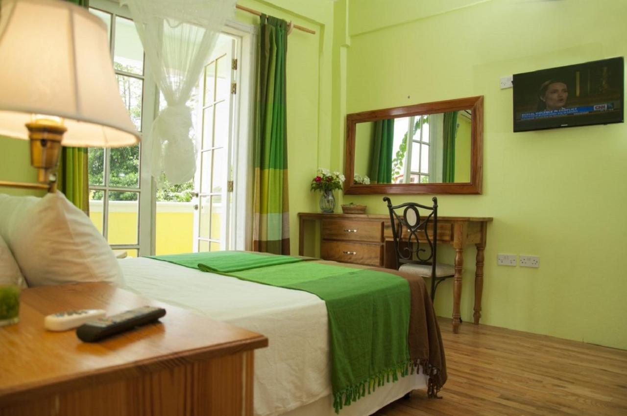 Diamond View Cottages Roseau Bagian luar foto