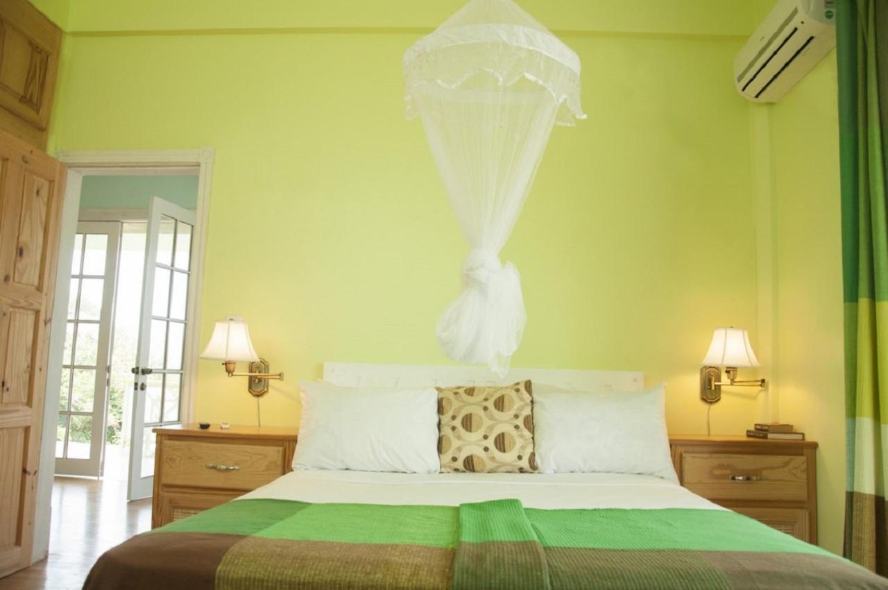Diamond View Cottages Roseau Bagian luar foto